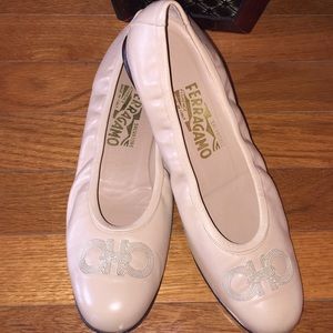 SALVATORE FERRAGAMO BALLET FlATS